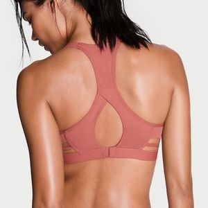 Incredible by Victoria Sport Bra